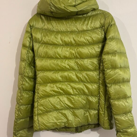 Uniqlo Peridot (light green) Puffer Jacket - Picture 2 of 3